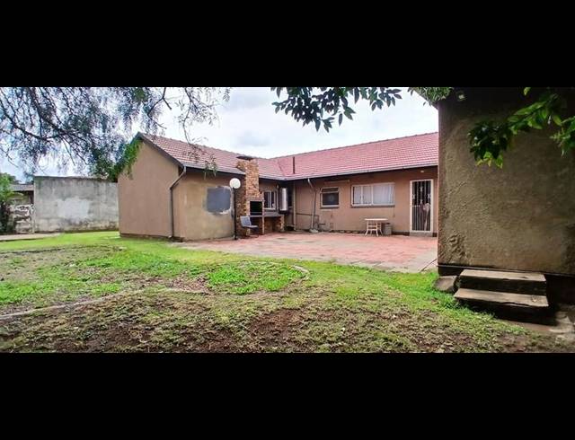 6 BEDROOM HOUSE FOR SALE IN DINWIDDIE